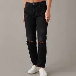 ✨ NWT ✨ AE Strigid Mom Jean Size 6S